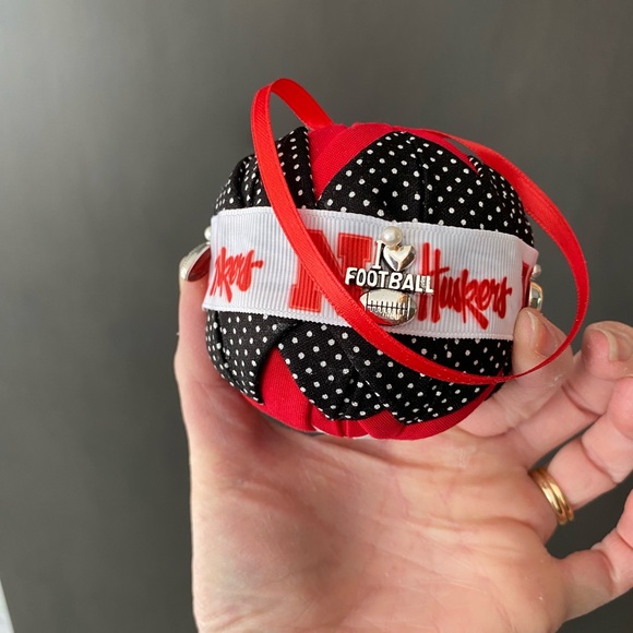 Handcrafted quilt look solid, Nebraska, cornhusker ornament. With gift box - Picture 7 of 9